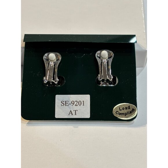 3 pairs Janku Clip-On Earrings - Picture 8 of 9